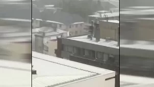 Intensas granizadas y descargas eléctricas golpean comunas de Santiago como Providencia y Las Condes. Autoridades emitieron alerta entre Coquimbo y el Biobío hasta este miércoles. Video: Canal N