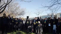 En Camberra se celebr&oacute; un acto de conmemoraci&oacute;n nacional en el que el jefe de gobierno, Tony Abbott, inaugur&oacute; una placa a los muertos, entre los que hab&iacute;a 38 australianos. (V&iacute;a: AFP)