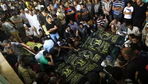 Foto: Palestinos velan a sus familiares que fallecieron por ataques israel&iacute;es. (Foto: AFP)