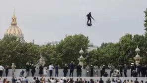 Franky Zapata, un civil francés, campeón del mundo de jet-ski, sorprendió a toda Francia. Foto: AFP/Video: Canal N