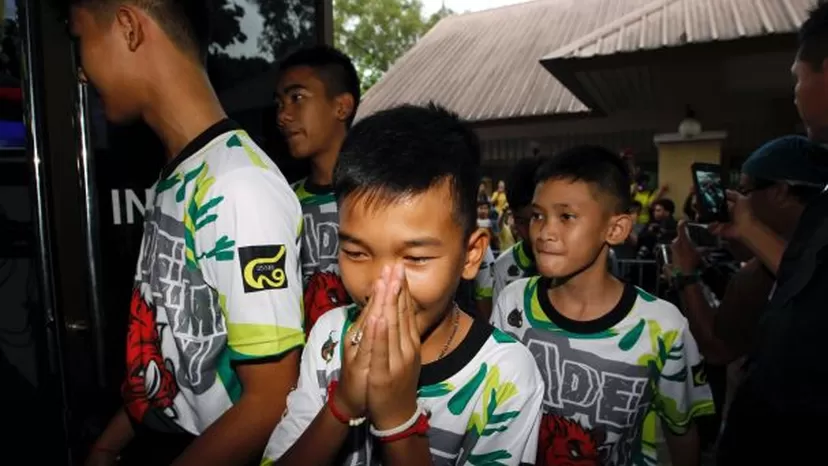 Tailandia: 12 niños rescatados de cueva salieron del hospital y contaron su odisea