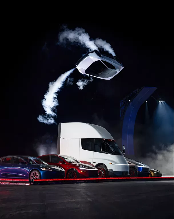 Tesla presentó automóvil capaz de volar / @teslamotors Tesla presentó automóvil capaz de volar / @teslamotors
