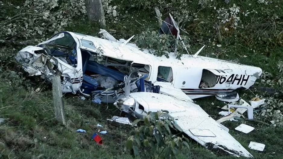 Así quedó la avioneta en la que  viajaban las víctimas. Foto: EFE