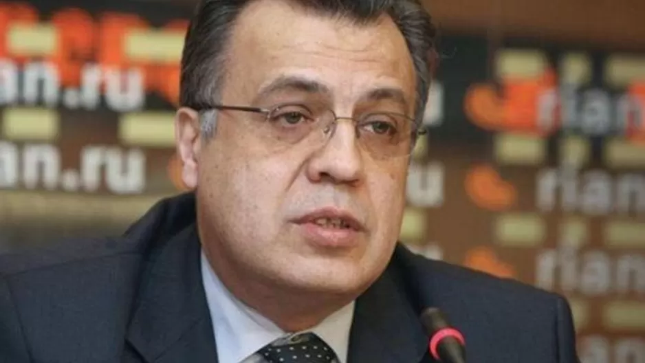 Andrei Karlov. (Vía: Twitter)