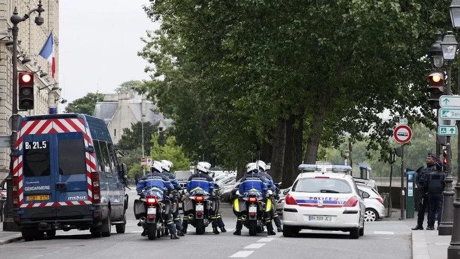 El anuncio de este jueves llega cuando Francia, golpeada en enero y noviembre de 2015 por atentados reivindicados por el grupo Estado Islámico. (Vía: AFP)