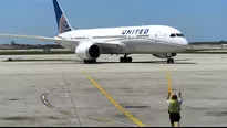 United Airlines sortea un año de vuelos gratis entre viajeros vacunados contra COVID-19. Foto referencial: EFE  / Video: KTNV Channel 13 Las Vegas