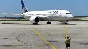 United Airlines sortea un año de vuelos gratis entre viajeros vacunados contra COVID-19. Foto referencial: EFE  / Video: KTNV Channel 13 Las Vegas