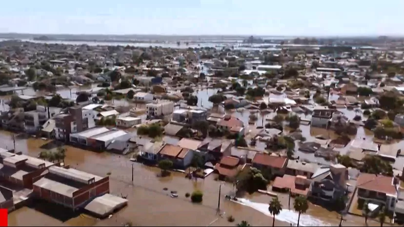Uruguay enfrenta desplazamientos y emergencia vial por inundaciones