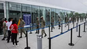 Uruguay inicia vacunación contra la COVID-19 en educadores, militares, policías y bomberos. Foto: AFP referencial