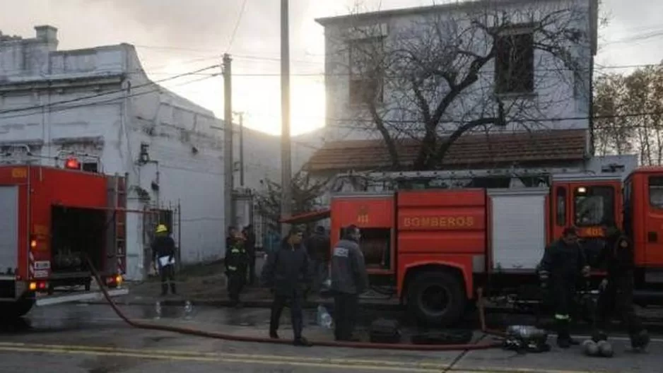 Según datos del diario El Observador y radio El Espectador, 17 personas vivían en el lugar. (Vía: El Comercio)