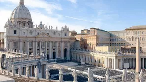 El Vaticano advierte a sus empleados que podría sancionarlos con despido si no se vacunan contra la COVID-19. Foto: AFP referencial