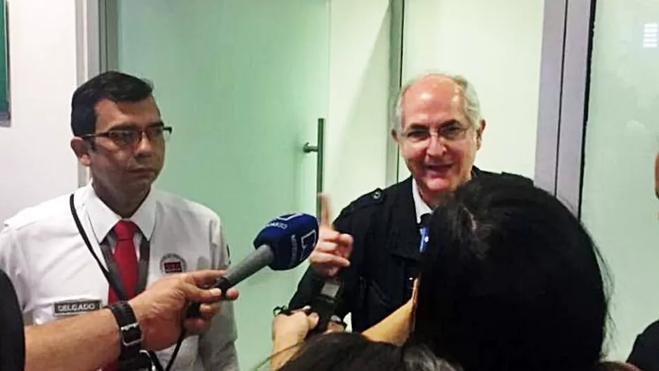 Antonio Ledezma en Colombia. Foto: Twitter @maryorinmendez