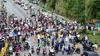 Venezolanos trancan vías en contra de propuesta de Constituyente. Foto: AFP