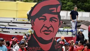 Derribaron estatua de Hugo Chávez en Zulia, Venezuela. Foto: AFP