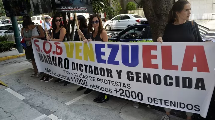 Protesta de venezolanos contra Maduro en México. Foto: AFP Protesta de venezolanos contra Maduro en México. Foto: AFP