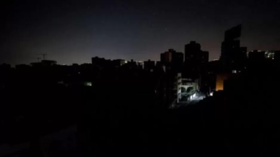 De los 23 estados del pa&iacute;s, 15 se quedaron sin electricidad  al final de la tarde del lunes, mientras que este martes segu&iacute;an sin luz 9 regiones. (Foto: EFE/referencial)