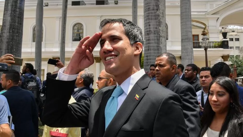 Juan Guaidó llamó este jueves a los jóvenes a protestar el sábado en todas las ciudades del país y les instó a no acostumbrarse a vivir sin servicios básicos. Foto: AFP