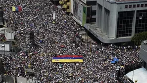 Miles de opositores al chavismo salieron a las calles a protestar. Foto: AFP