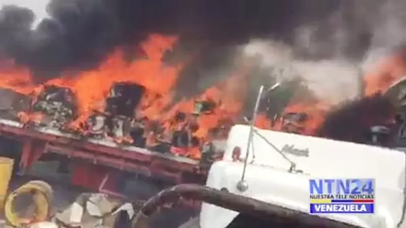 Venezuela: queman camiones con ayuda humanitaria