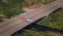 Unos veinte efectivos de la Guardia Nacional, armados, custodiaban la zona. (Foto: EFE/Video: Canal N)