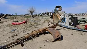 Varios yihadistas de la organización Estado Islámico (EI) que se escondieron en túneles durante la caída de su "califato" en Baghuz (este de Siria) se rindieron este domingo. Foto: AFP