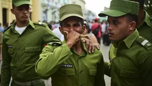 Soldados lloran la muerte de Fidel Castro. (Vía: AFP)