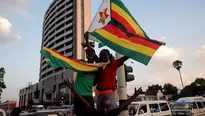 Ciudadanos de Zimbabue celebran dimisión de Mugabe. Foto: AFP