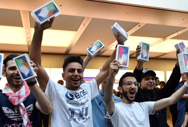 El iPhone X salió a la venta