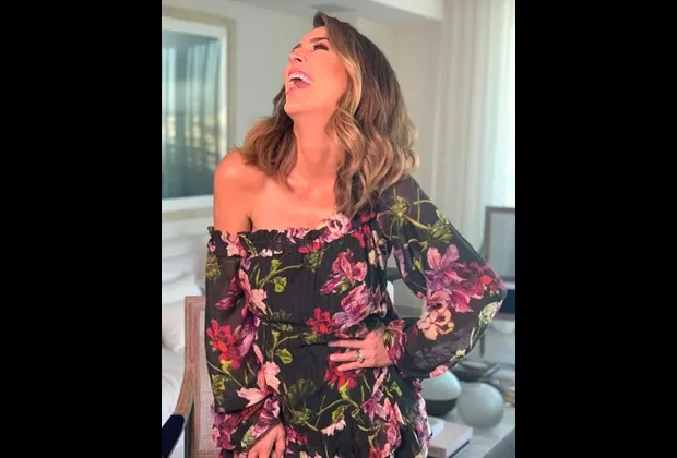 Jacky Bracamontes luce su figura a menos de un mes de dar a luz a sus mellizas