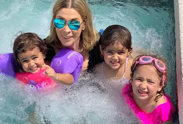 Jacky Bracamontes revela fotos de sus mellizas Emilia y Paula tras cumplir 3 meses