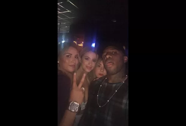 Jefferson Farfán y modelos