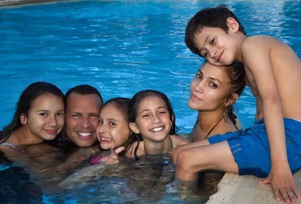 Jennifer López y Álex Rodríguez comparten con sus hijos