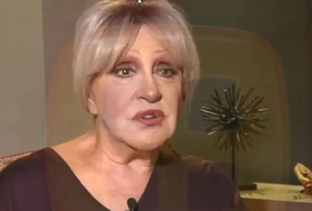 Ex esposa de José José