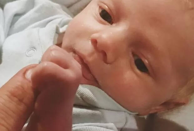 Julián Gil mostró el rostro de su hijo con Marjorie de Sousa 