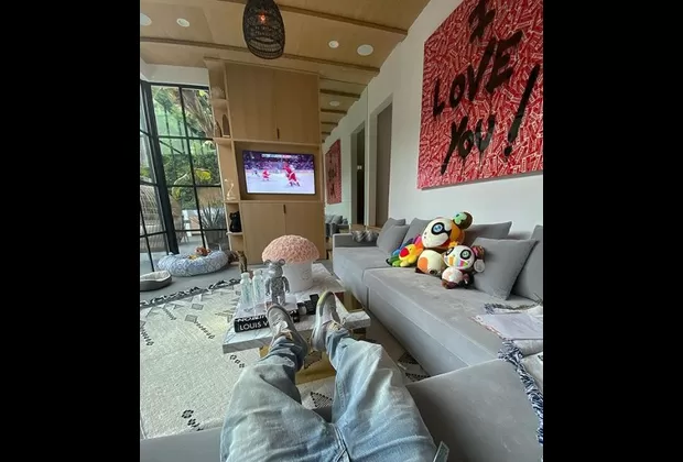 Justin Bieber muestra la lujosa mansión que comparte con Hailey Baldwin