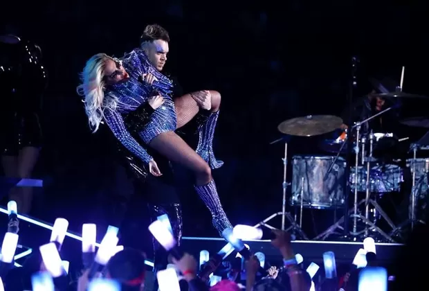 Lady Gaga impactó y brilló en el Super Bowl 2017