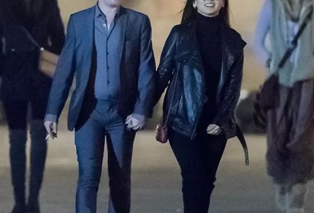 Macaulay Culkin y Brenda Song en Paris
