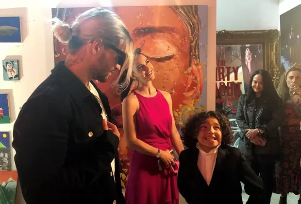 Maluma apareció en galería de arte de Miami para apoyar a su sobrino
