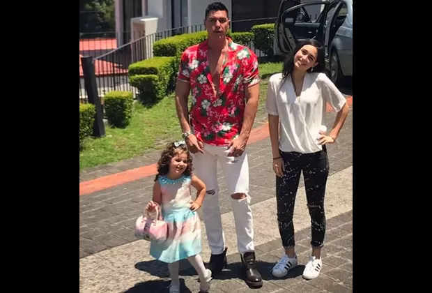 Mauricio Aspe: así la pasa el actor junto a sus hijas tras alejarse de la TV