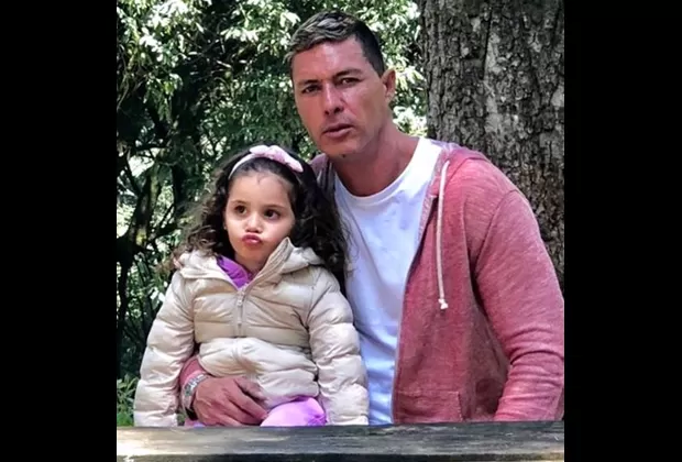 Mauricio Aspe: así la pasa el actor junto a sus hijas tras alejarse de la TV