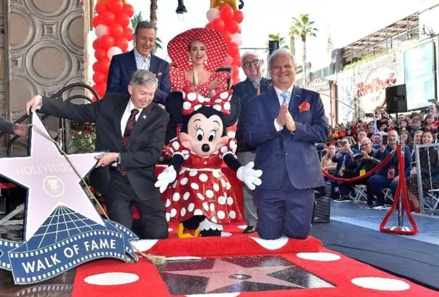 Minnie Mouse estrella en el Paseo de la Fama de Hollywood