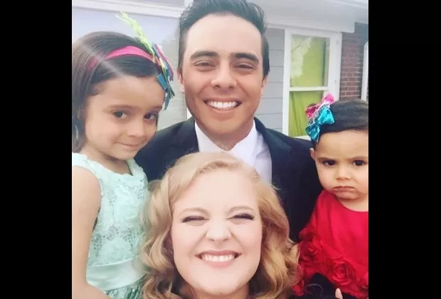 Allisson Lozz y su familia