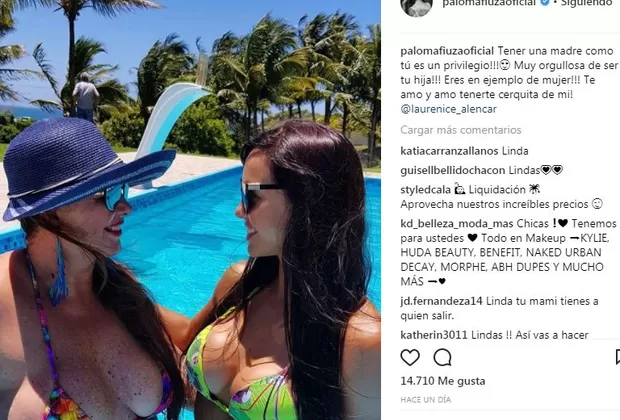 Paloma Fiuza en bikini con su mamá