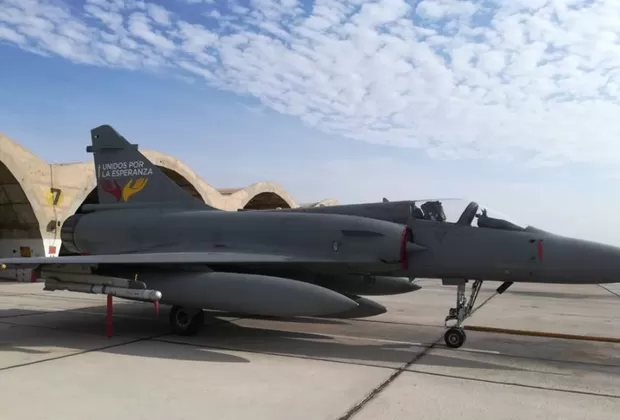 Papa Francisco: video muestra cómo 2 naves de guerra escoltaron el avión del santo padre