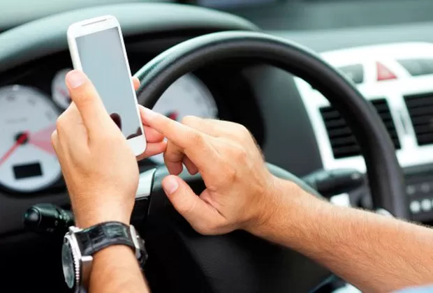 ¿Qué hacer si te chocan el auto y se dan a la fuga?