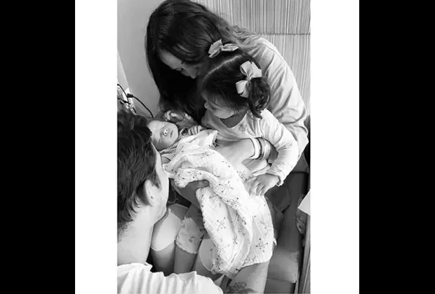 Qué pobres tan ricos: Zuria Vega se convirtió en madre por segunda vez y revela foto de su hijo