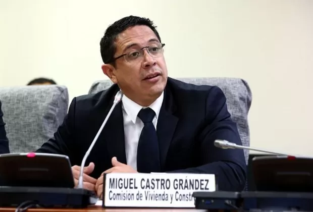 Fuerza Popular: Reátegui, Ponce y otros dos congresistas renunciaron a la bancada