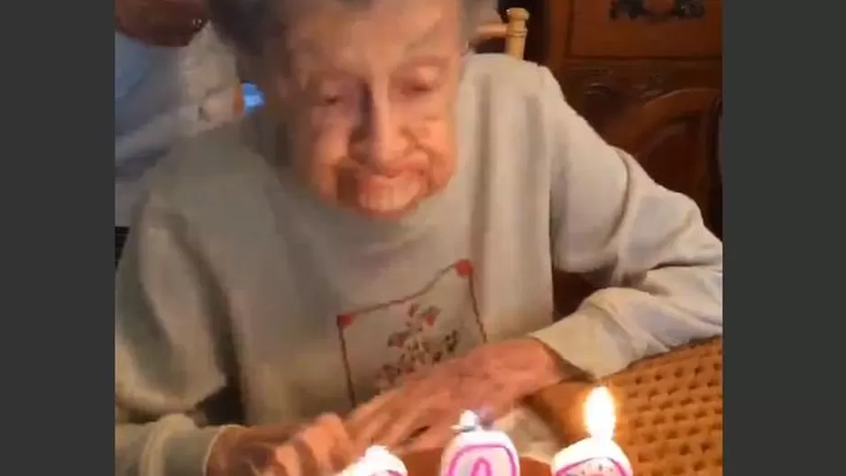 Abuela pierde la dentadura al soplar sus velas