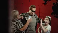   Schwarzenegger dio un paseo por las calles de Hollywood vestido como 'Terminator'