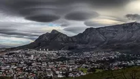 Nubes lenticulares sobre Ciudad del Cabo. (V&iacute;a: Instagram)